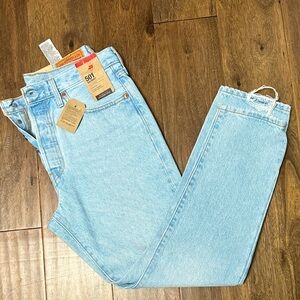 NWT Levi’s women’s 501 button-fly skinny jeans High rise - 100% cotton 29 x 28